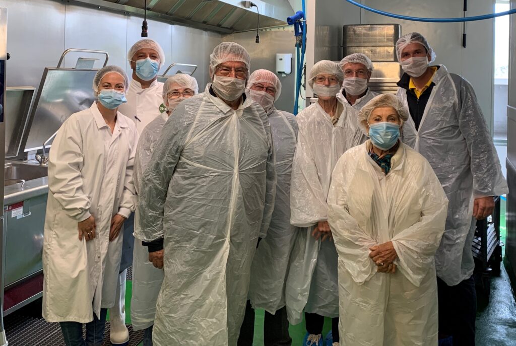 Visite de la cuisine de RADEAU avec des bénéficiaires 
