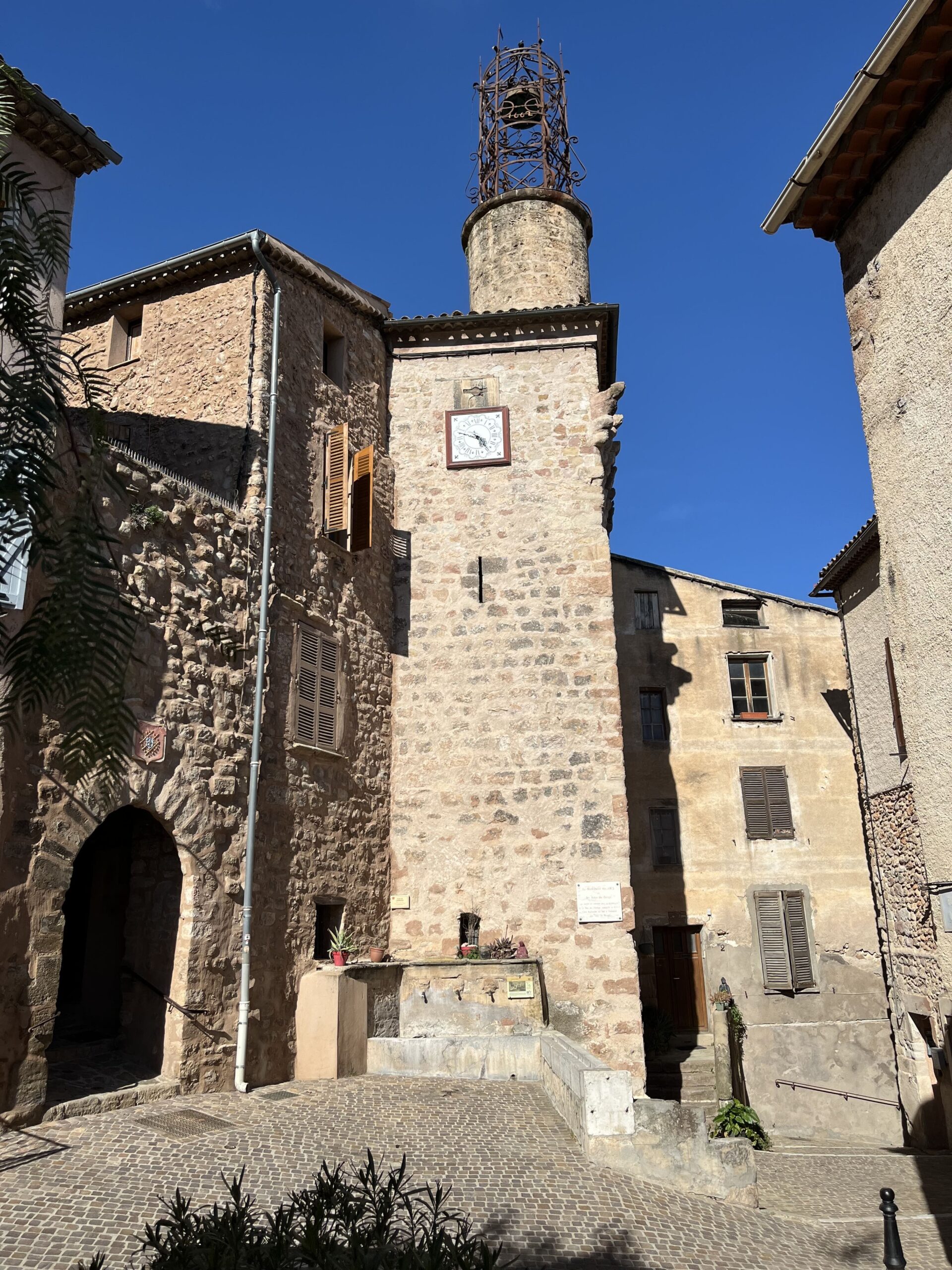 Photo de la tour de l'horloge des Arcs sur Argens